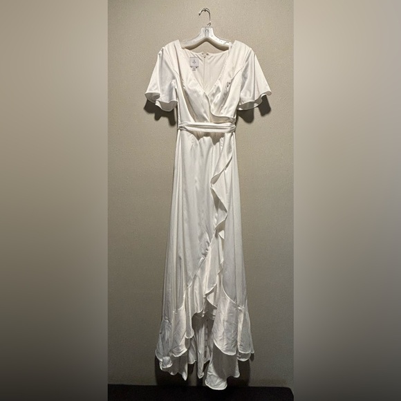 Db Studio Size 10 Wedding Dress Flutter Sleeve Satin Dress Ruffle Hem - Picture 2 of 11